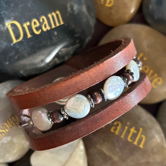 Handmade Jewelry - Handcrafted Leather & Freshwater Pearl Bracelet